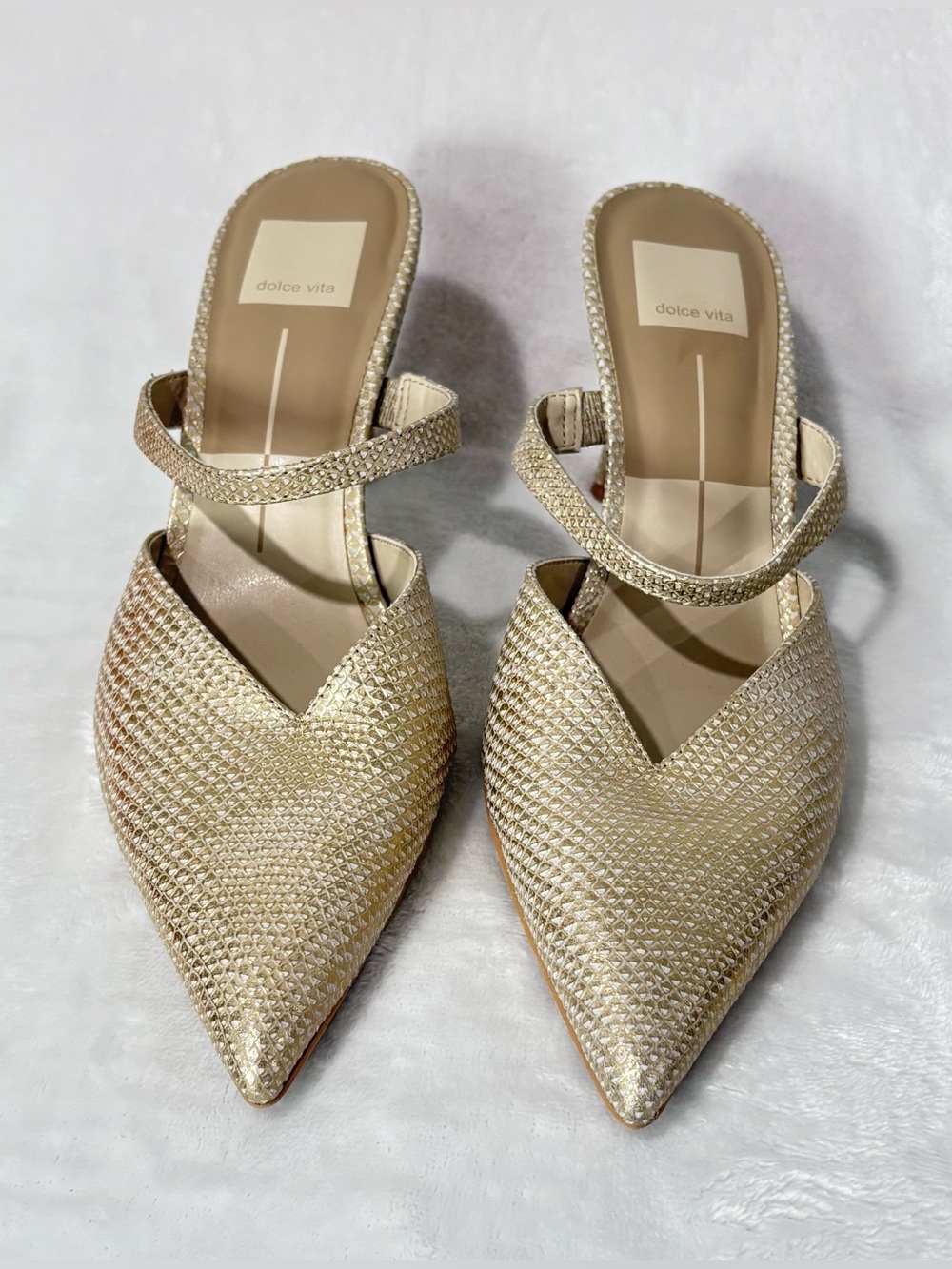 Dolce Vita Kanika Slip-On Pointed Toes